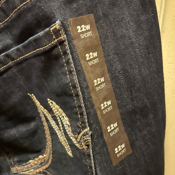 Maurice’s Woman’s Jeans Sz. 22W Short Mid Rise Slim Boot Denim Flex NWT - Picture 10 of 13